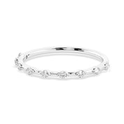 Ring aus 585 Weißgold mit Diamanten 0,18 ct im Einzel-Krappen-Stil