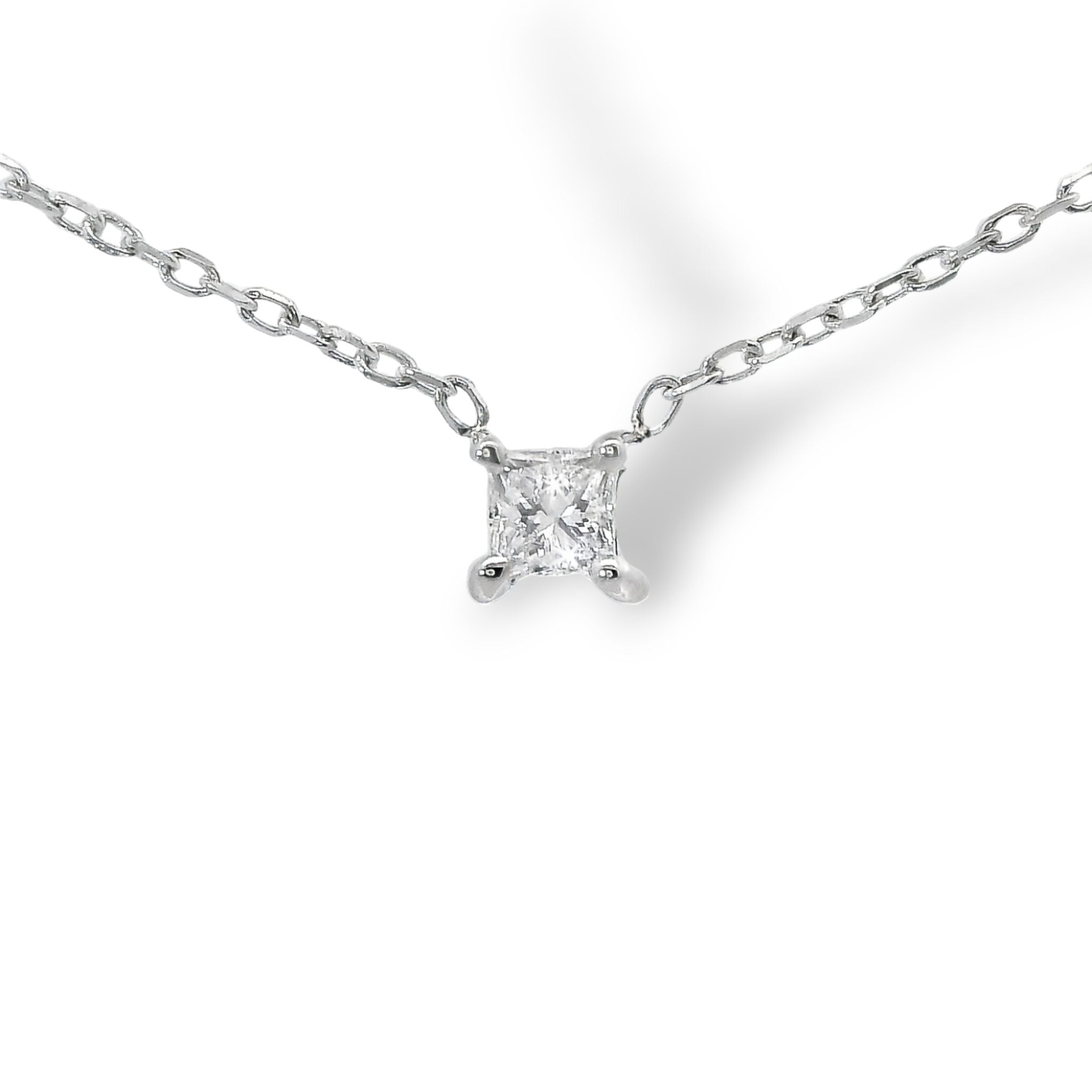 Kette mit Anhänger aus 585 Weißgold mit Princess-Diamant 0,10 ct