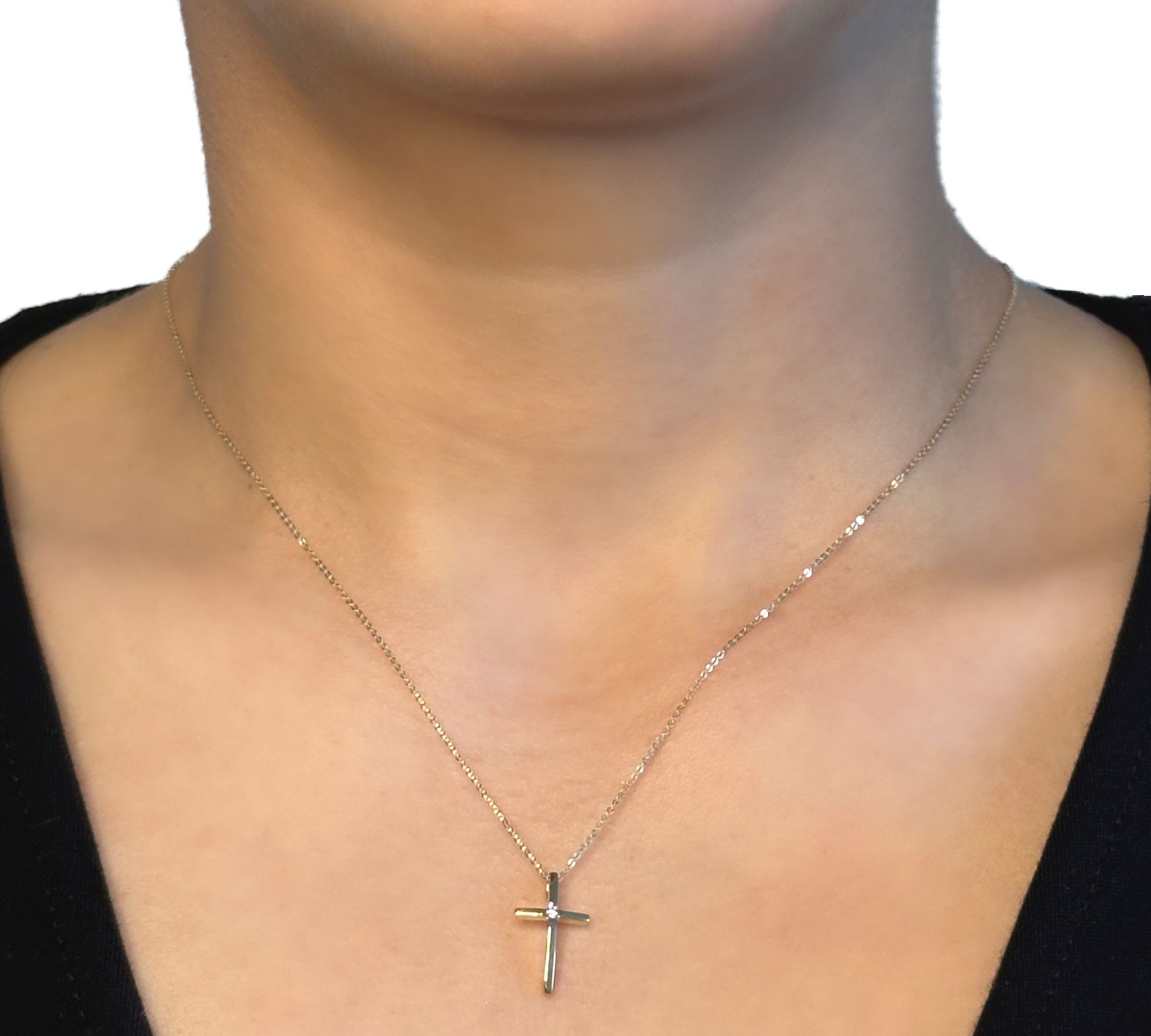 kette-kreuz-anhaenger-585-gelbgold-diamant-0-03-ct-eclkzh568-tragebild.jpg
