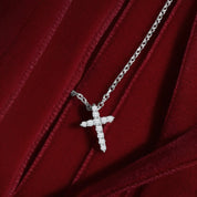 Kette mit Kreuz Anhänger aus Weißgold mit 11 Diamanten 0,09 ct