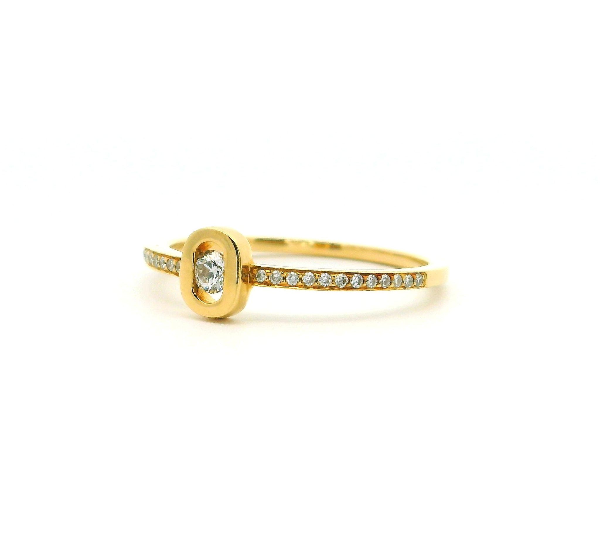 ring-gelbgold-25-diamanten-ecl1q383g-schraegansicht.jpg