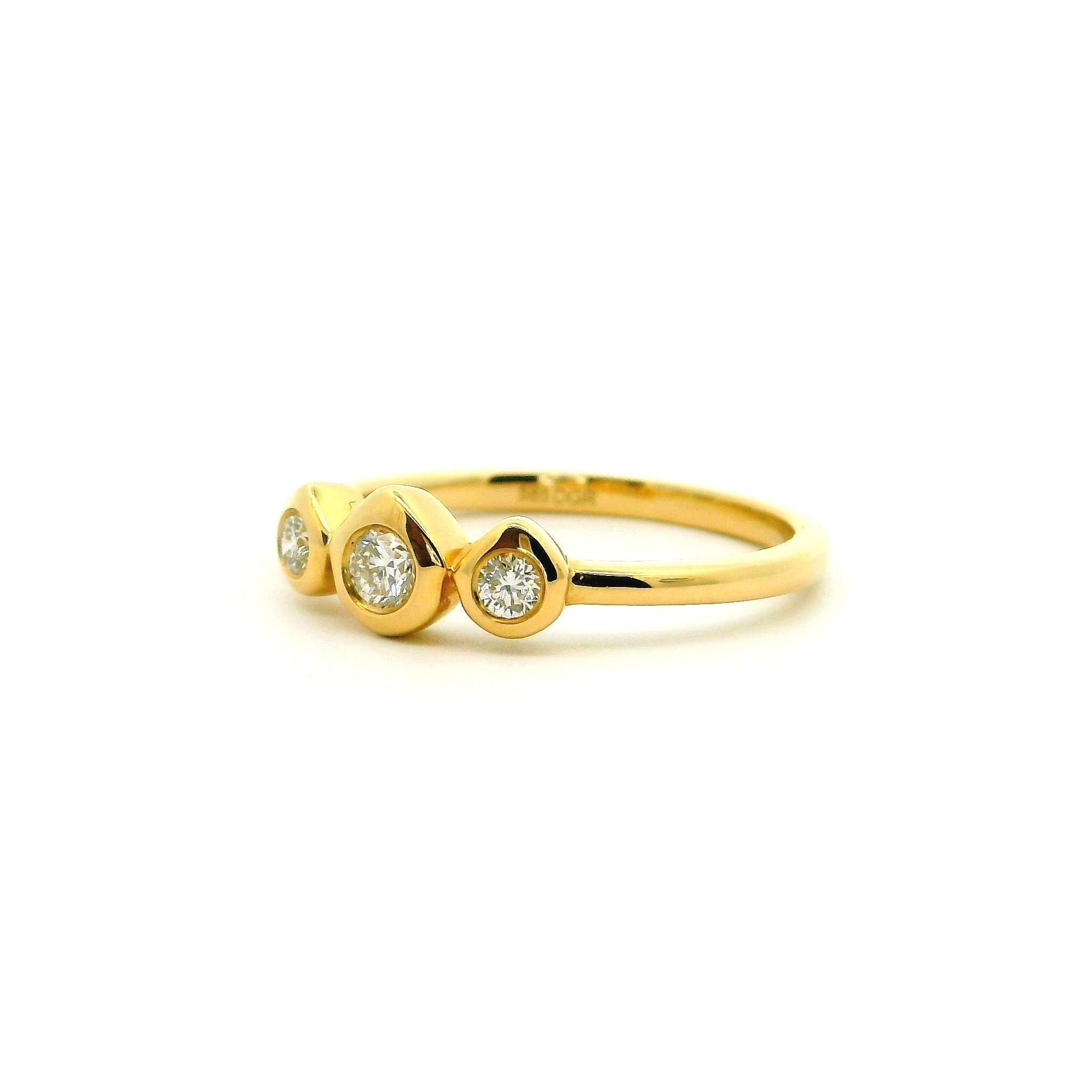 Ring aus 585 Gelbgold mit 3 Diamanten 0,18 ct