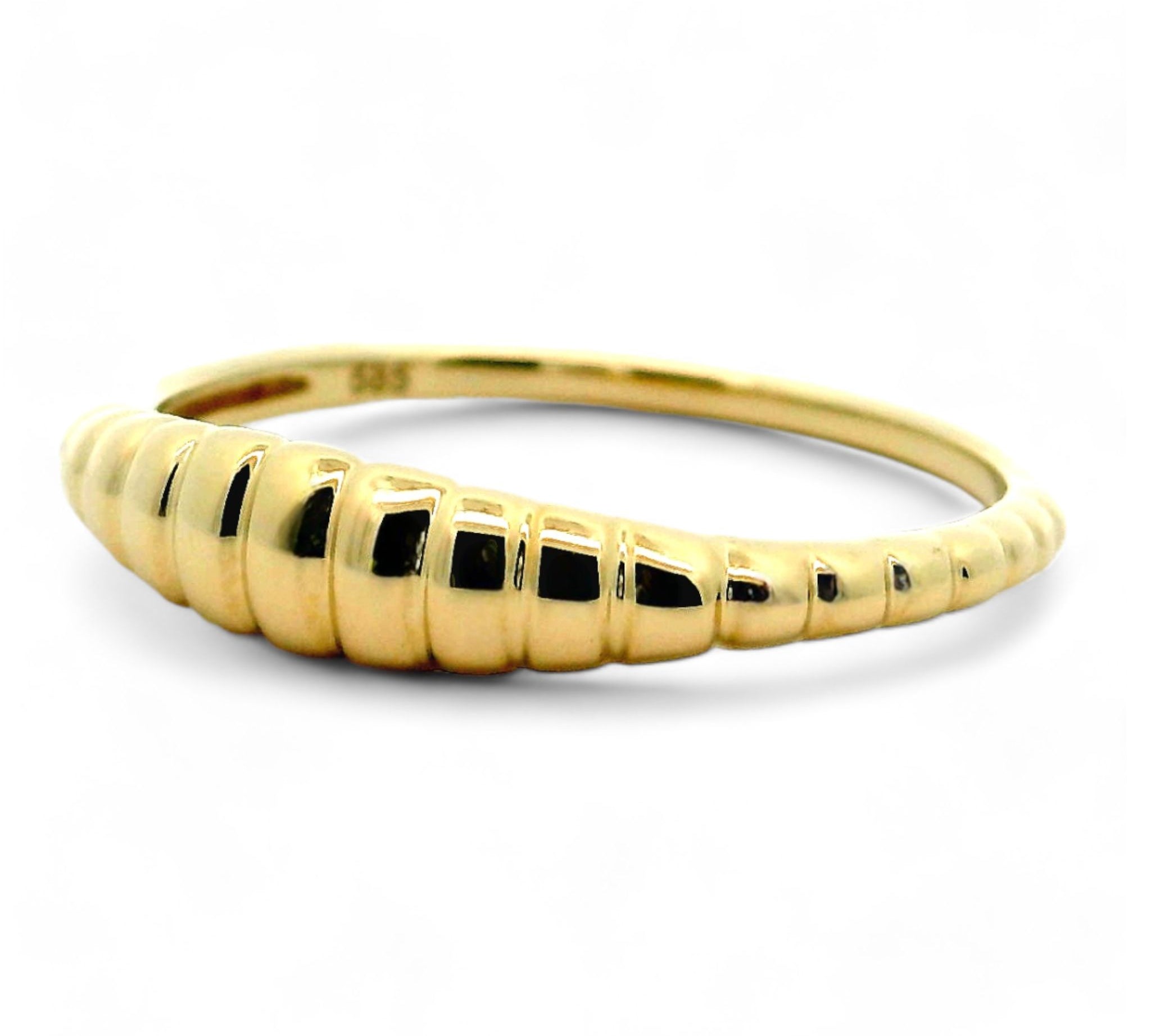 ring-gold-wave-585-gelbgold-eclacr74-schraegansicht.jpg