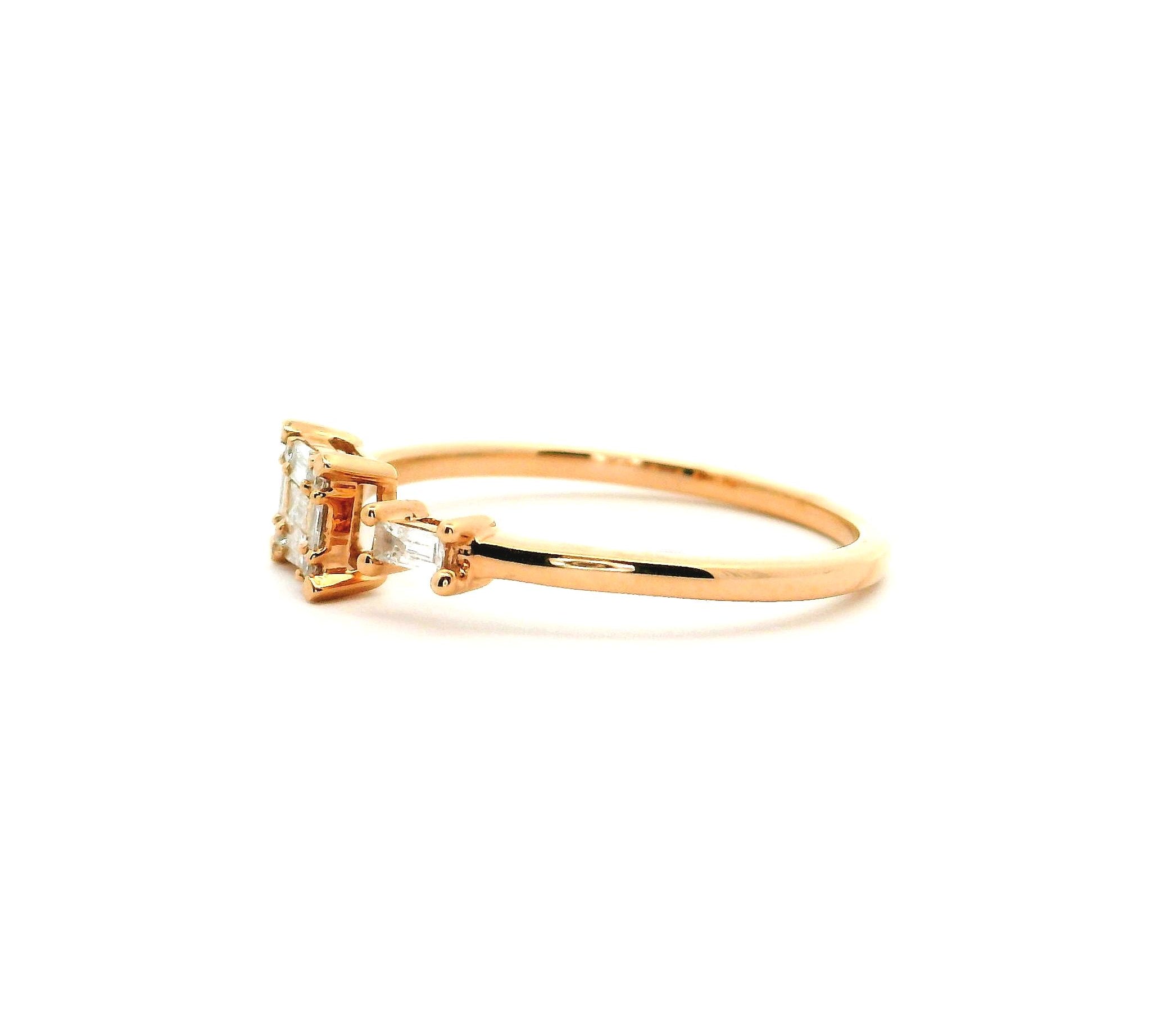 ring-rosegold-10-baguette-diamanten-ecl1cp24r-schraegansicht.jpg